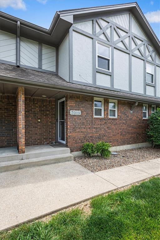 7019 N Fisk Court
