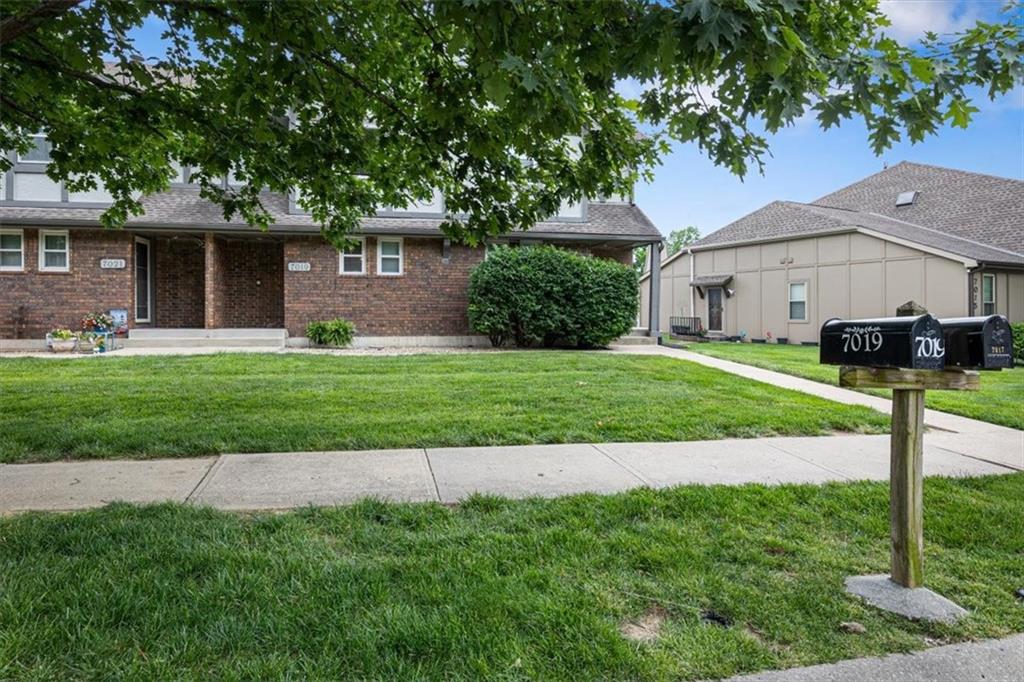 7019 N Fisk Court