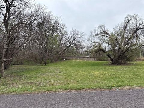 MLS: 2610460