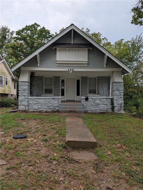 Photo of 4916 Park Avenue, Kansas City, MO 64130 (MLS # 2642373)