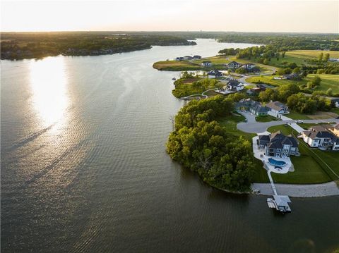 12 Omaha Circle Lake Winnebago MO 64034