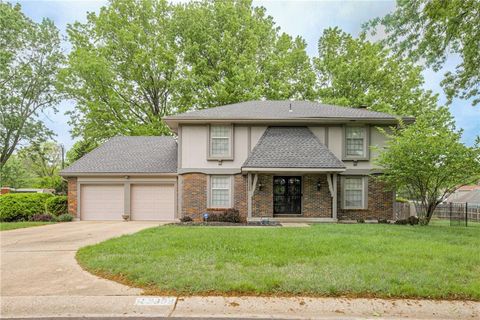 Photo of 10308 E 96th Street, Kansas City, MO 64134 (MLS # 2617240)