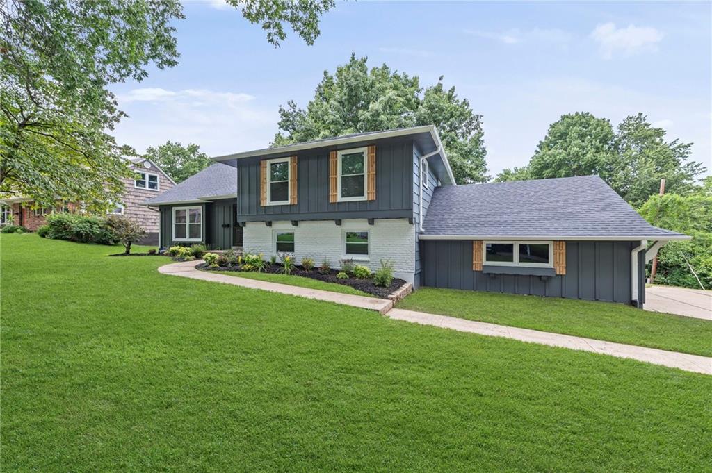 200 E 114th Terrace