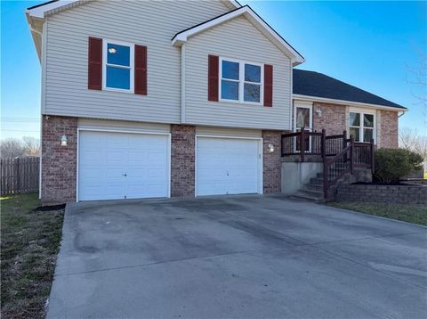 709 Woodland Circle Grain Valley MO 64029