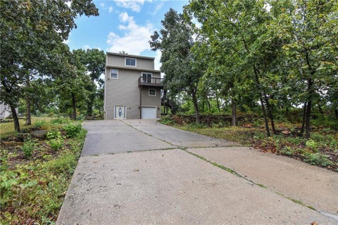 Photo of 304 E 164th Terrace, Belton, MO 64012 (MLS # 2643797)
