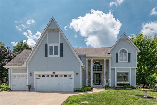 2525 SE NOTTINGHAM DR, LEES SUMMIT, MO 64063 - Image 88dc21e2ea90247e9530f90de4c72db7/3121049708