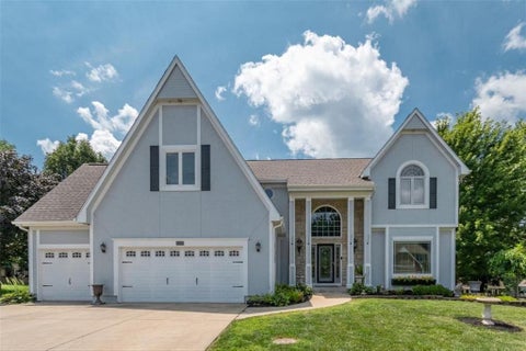 Photo of 2525 SE Nottingham Drive, Lees Summit, MO 64063 (MLS # 2634367)
