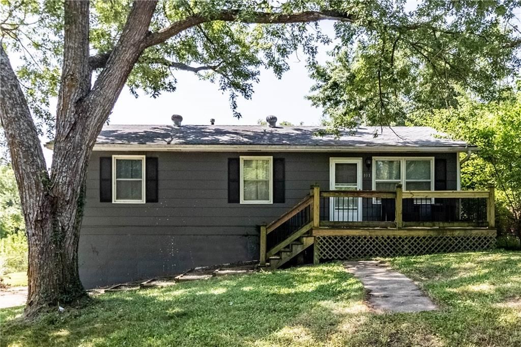 Photo of 101 W 8th Street, Knob Noster, MO 65336 (MLS # 2631978)