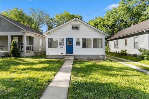 Photo of 2510 ESSEX Street, Kansas City, KS 66103 (MLS # 2620078)
