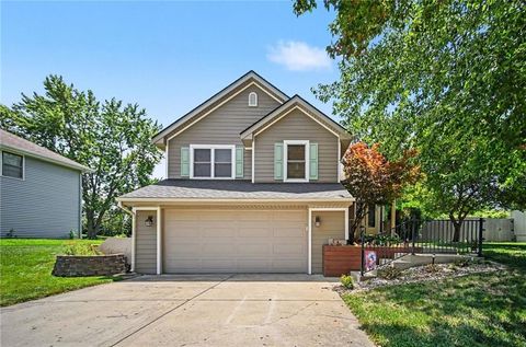Photo of 507 E 10th Street, Kearney, MO 64060 (MLS # 2631442)