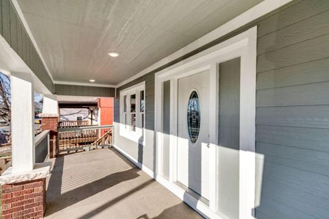 Photo of 327 N 18th Street, Kansas City, KS 66102 (MLS # 2606760)