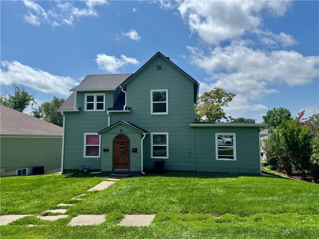 Photo 1 of 19 — 512 E 4th Street, Maryville, MO 64468