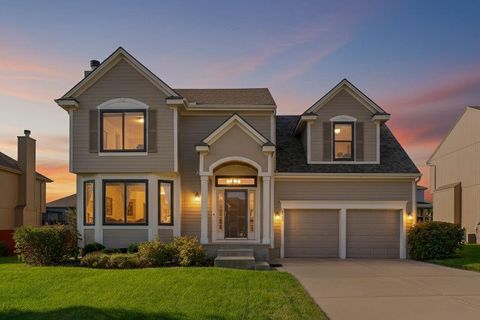 Photo of 19305 W 209th Terrace, Spring Hill, KS 66083 (MLS # 2575308)