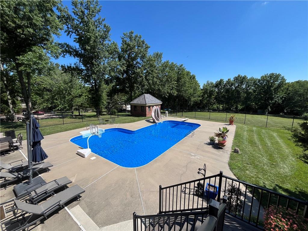 4402 Bittersweet Lane