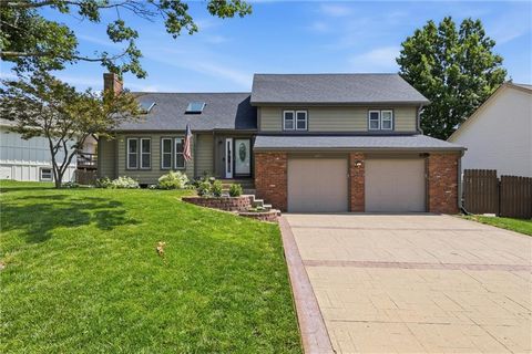 Photo of 6815 Acuff Street, Shawnee, KS 66216 (MLS # 2627920)