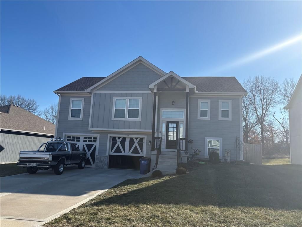 Photo of 409 Lilly Lane, Liberty, MO 64068 (MLS # 2595971)