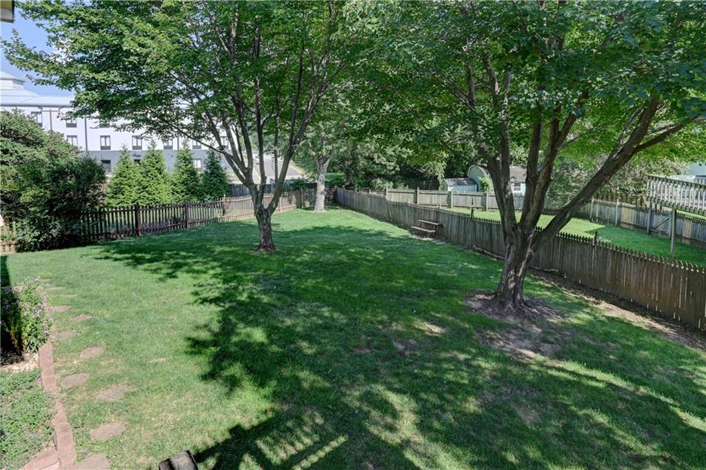 Lansing, Kansas 66043, United States, 4 Bedrooms Bedrooms, ,3 BathroomsBathrooms,Residential,Active,192738