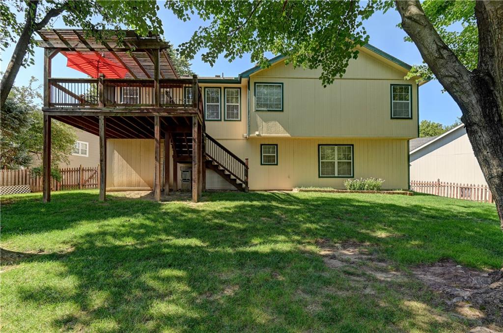 Lansing, Kansas 66043, United States, 4 Bedrooms Bedrooms, ,3 BathroomsBathrooms,Residential,Active,192738