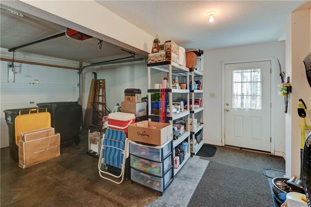 Lansing, Kansas 66043, United States, 4 Bedrooms Bedrooms, ,3 BathroomsBathrooms,Residential,Active,192738