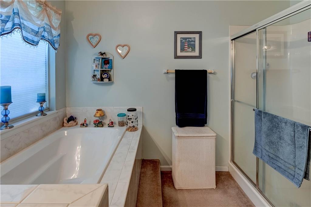 Lansing, Kansas 66043, United States, 4 Bedrooms Bedrooms, ,3 BathroomsBathrooms,Residential,Active,192738