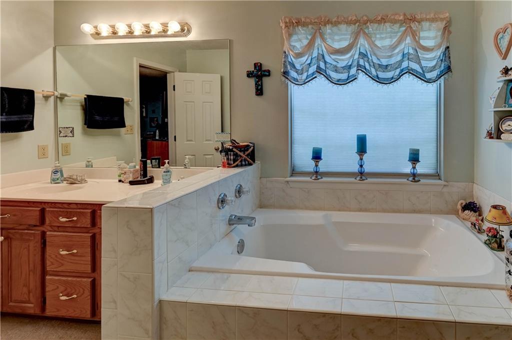 Lansing, Kansas 66043, United States, 4 Bedrooms Bedrooms, ,3 BathroomsBathrooms,Residential,Active,192738