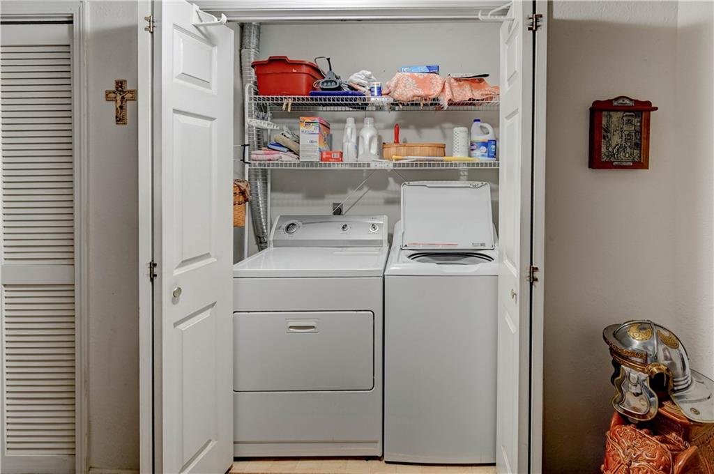 Lansing, Kansas 66043, United States, 4 Bedrooms Bedrooms, ,3 BathroomsBathrooms,Residential,Active,192738