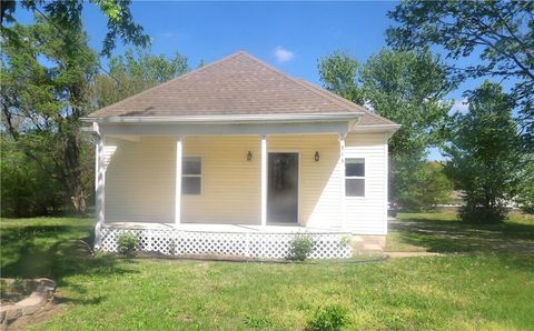 316 N Hickory Street Garnett KS 66032