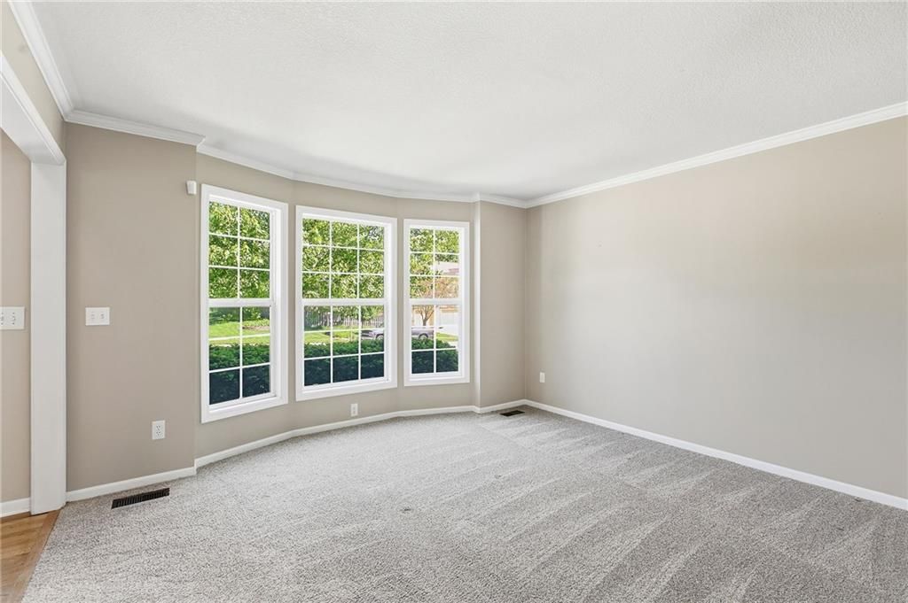 Photo of 1925 MEADOWLANE Street, Kearney, MO 64060 (MLS # 2617429)