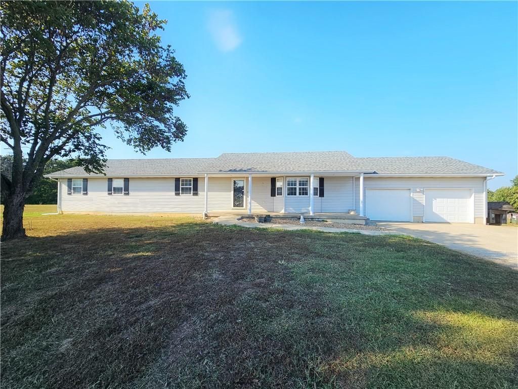 Photo of 4215 E 320 Road, El Dorado Springs, MO 64744 (MLS # 2598544)