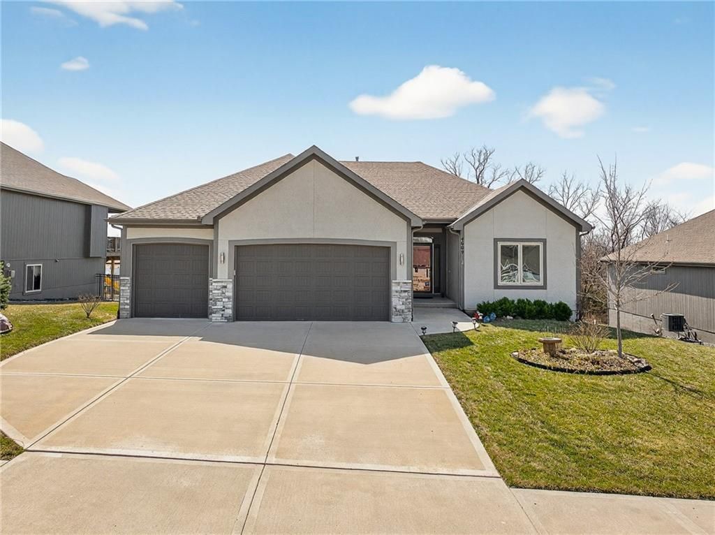 Photo of 4609 NW 141st Terrace, Platte City, MO 64079 (MLS # 2607441)