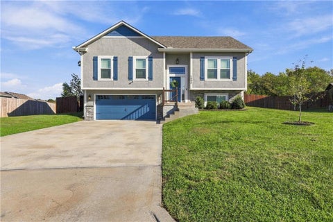 Photo of 1003 NW 3rd Street, Oak Grove, MO 64075 (MLS # 2646360)