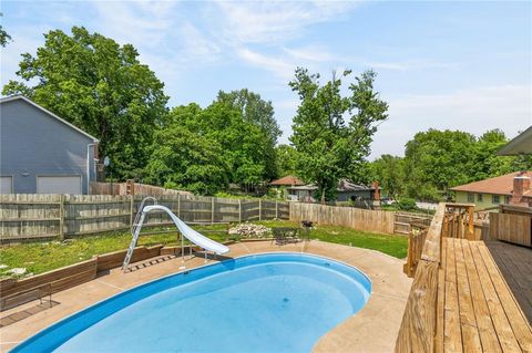 Tiny photo for 1524 Oxford Court, Liberty, MO 64068 (MLS # 2632015)