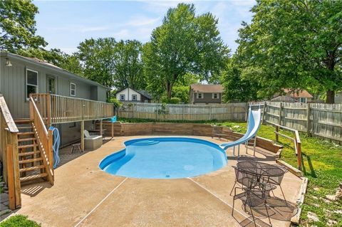 Tiny photo for 1524 Oxford Court, Liberty, MO 64068 (MLS # 2632015)