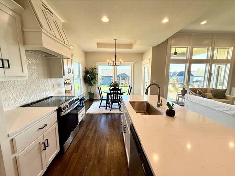 Tiny photo for 1015 Poplar Lane, Liberty, MO 64068 (MLS # 2614744)