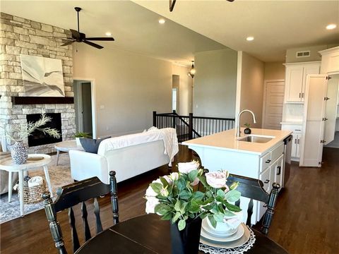 Tiny photo for 1015 Poplar Lane, Liberty, MO 64068 (MLS # 2614744)