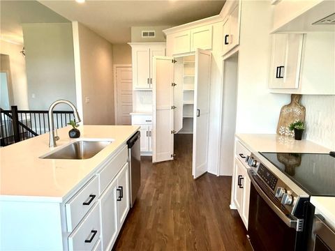 Tiny photo for 1015 Poplar Lane, Liberty, MO 64068 (MLS # 2614744)