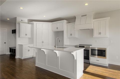 Tiny photo for 1015 Poplar Lane, Liberty, MO 64068 (MLS # 2614744)