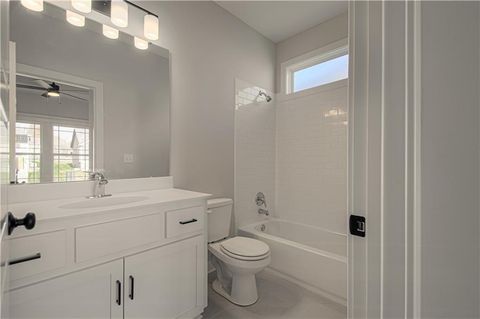 Tiny photo for 1015 Poplar Lane, Liberty, MO 64068 (MLS # 2614744)