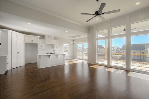 Tiny photo for 1015 Poplar Lane, Liberty, MO 64068 (MLS # 2614744)