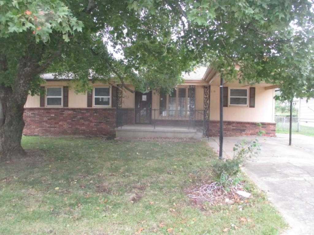 Photo 1 of 15 — 518 15th Street Terrace, Osawatomie, KS 66064