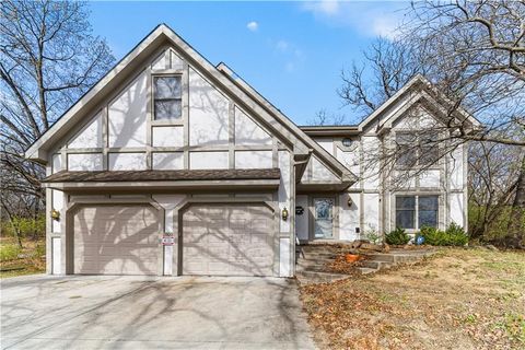 3900 Garland Avenue, Leavenworth, KS 66048 - #: 2609938