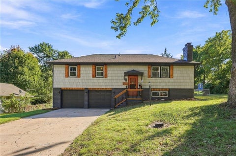 Photo of 8915 E 57TH Street, Raytown, MO 64133 (MLS # 2645405)