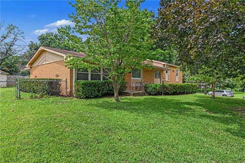Photo of 1506 Tamara Drive, St Joseph, MO 64506 (MLS # 2636985)