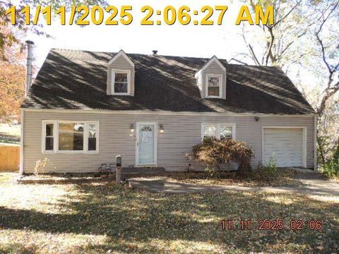3228 S Cedar Avenue Independence MO 64052