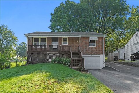 Photo of 2511 S Evanston Avenue, Independence, MO 64052 (MLS # 2584593)