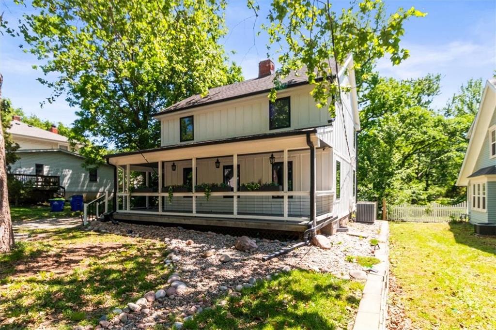 303 SW 2nd Street