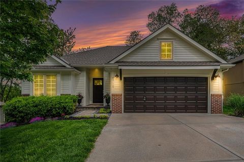 5715 NW Michaels Cove Parkville MO 64152