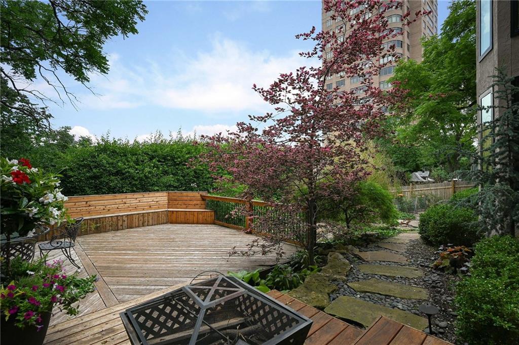 490 W 49th Terrace