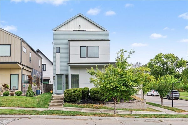 1338 E 23RD ST, KANSAS CITY, MO 64108 - Image 8b1df511ec59fa8e57b69375a9f7ad1d/2195487420