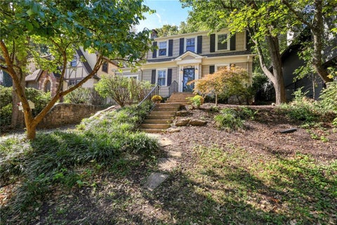 Photo of 4900 Westwood Road, Kansas City, MO 64112 (MLS # 2646415)
